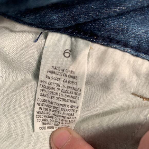 AMERICAN EAGLE Women’s Stretch Back Button Pockets Cut-Off Jean Shorts - Size: 6 - Picture 3 of 8